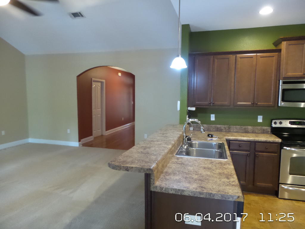 ROLLING RIDGE S/D - Residential Lease