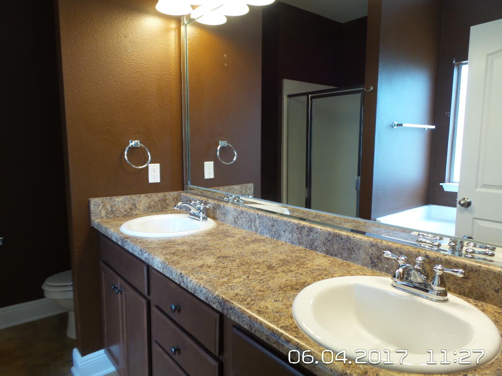 ROLLING RIDGE S/D - Residential Lease