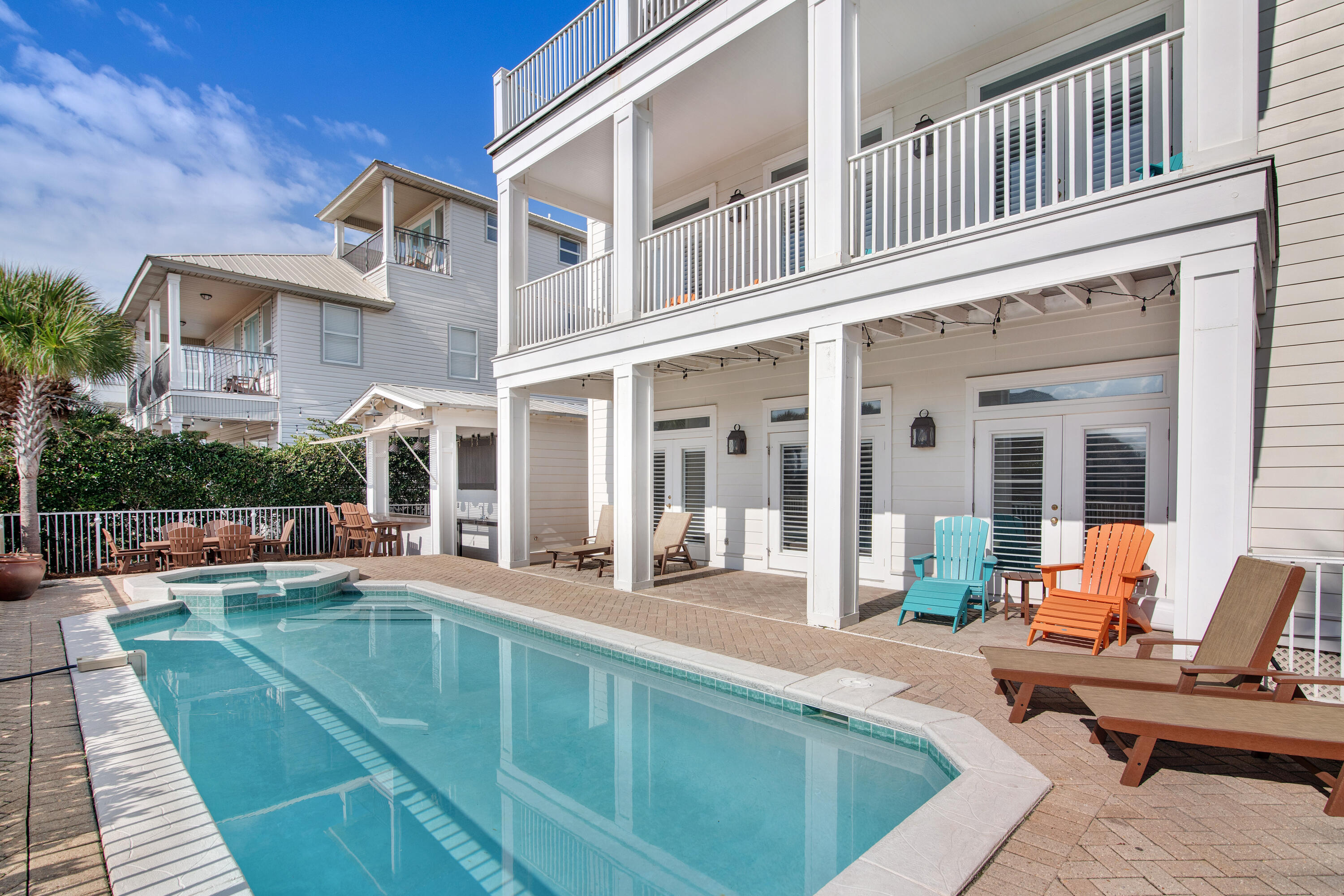 CRYSTAL SHORES - Residential