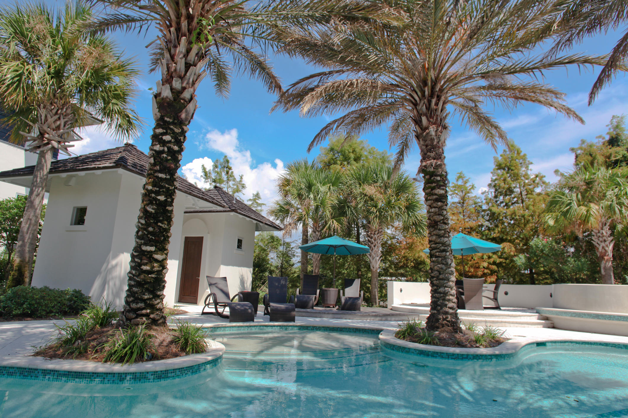 ISLAND ESTATES - Residential