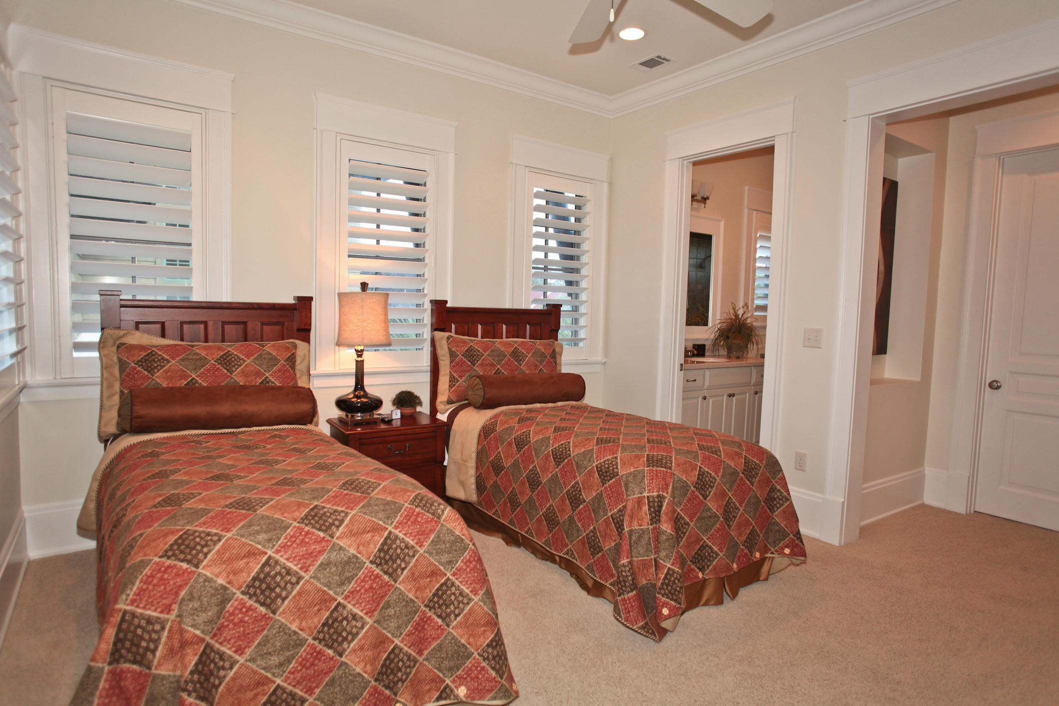 ISLAND ESTATES - Residential