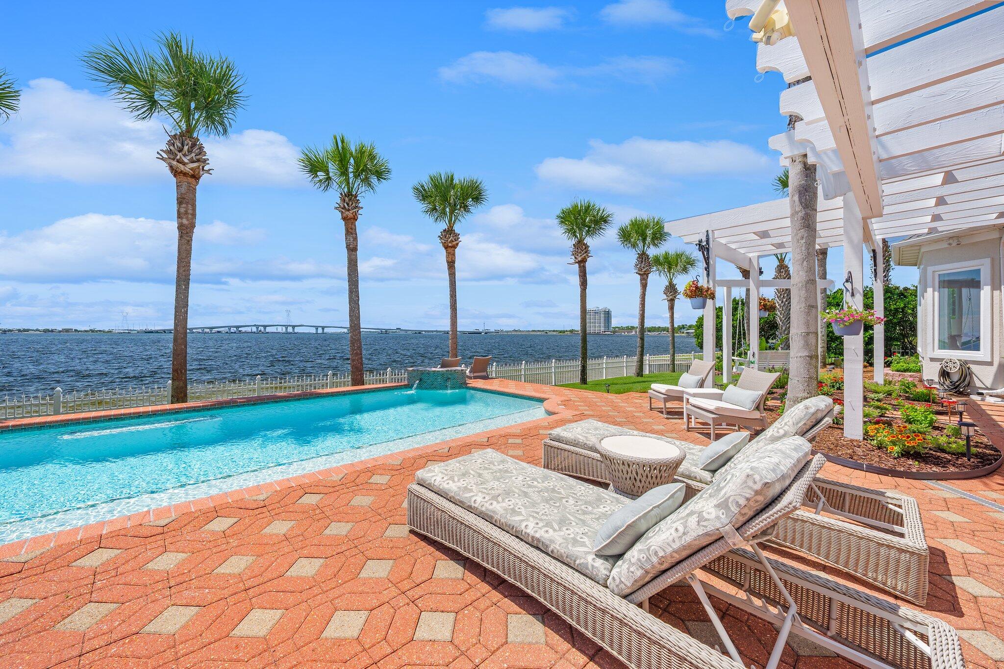DOLPHIN BAY PH 1 - Residential