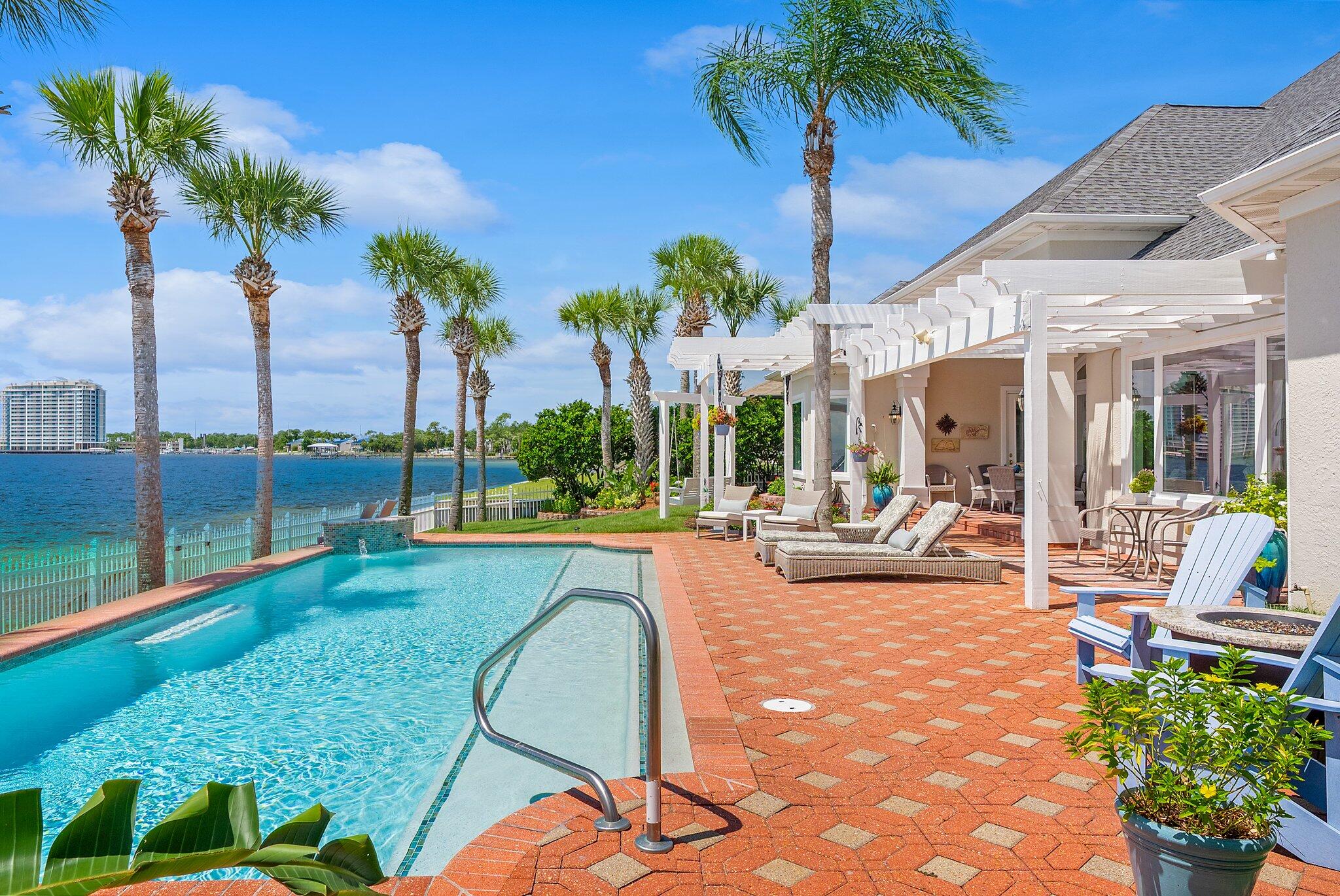 DOLPHIN BAY PH 1 - Residential