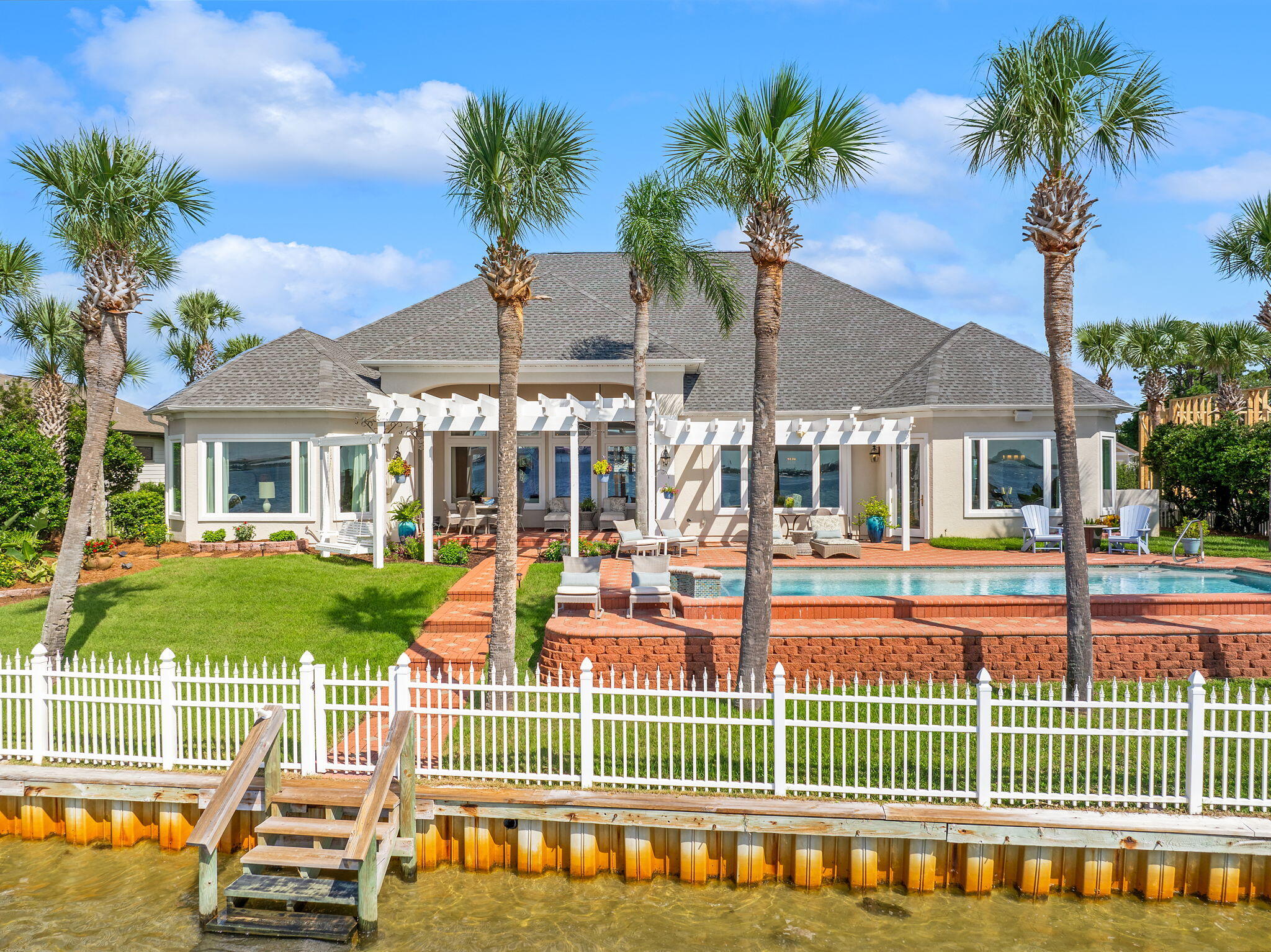 DOLPHIN BAY PH 1 - Residential