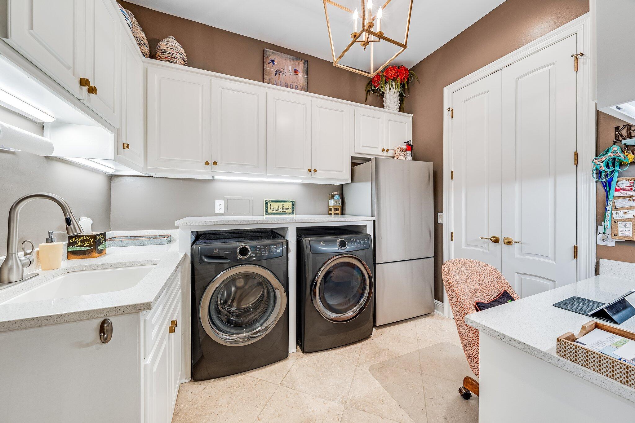 DOLPHIN BAY PH 1 - Residential
