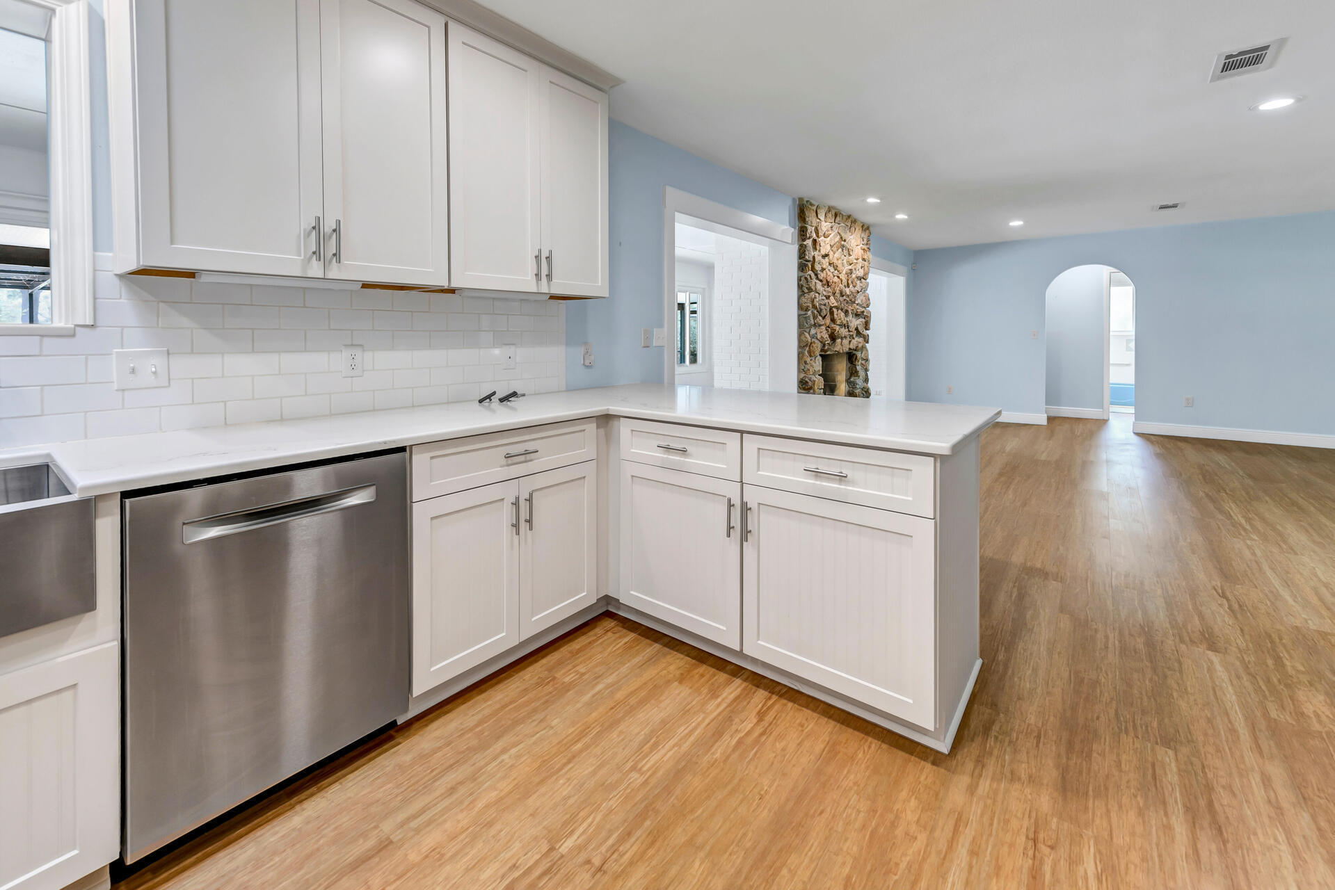 ROCKY BAYOU - Residential