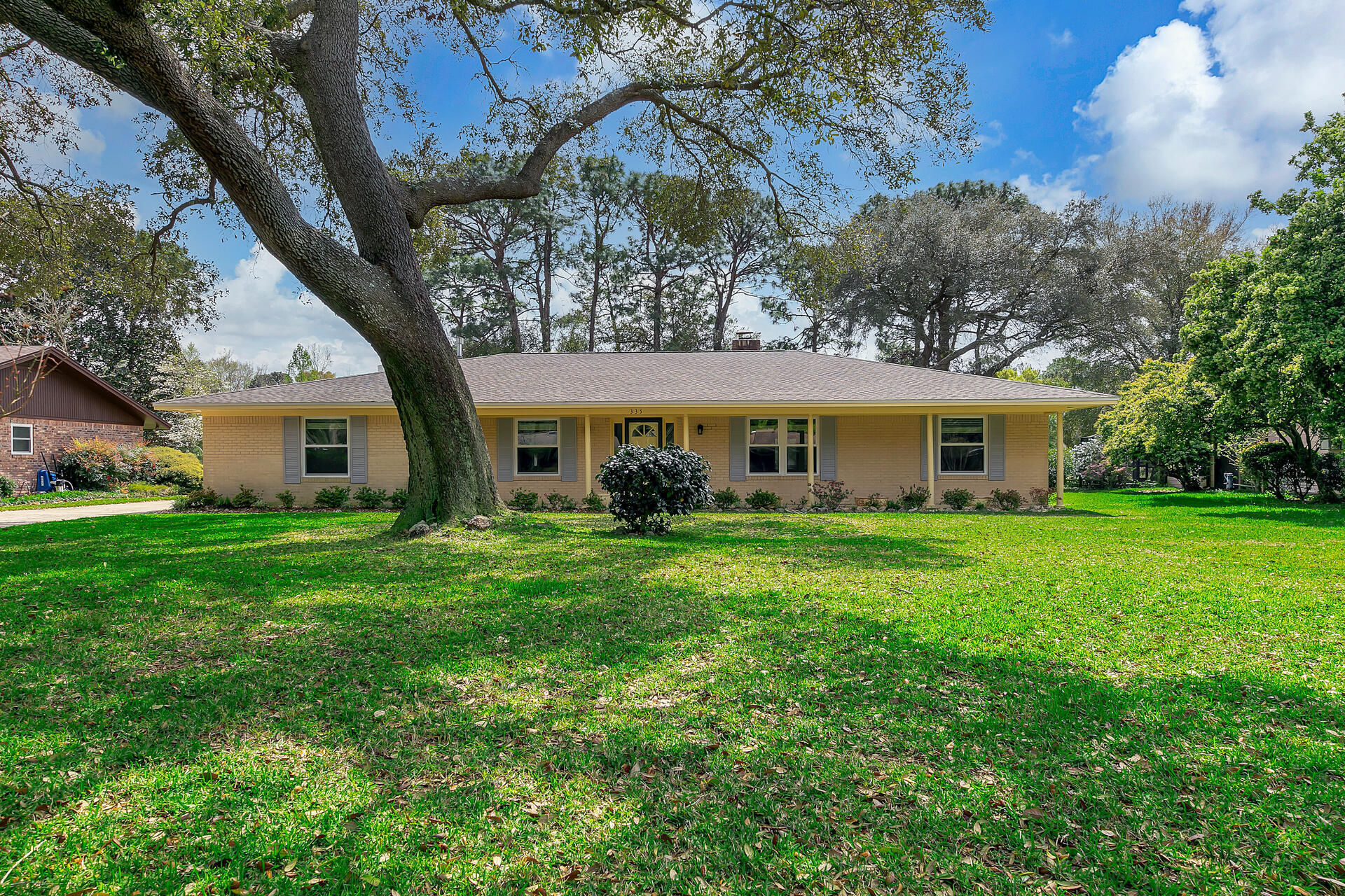 ROCKY BAYOU - Residential