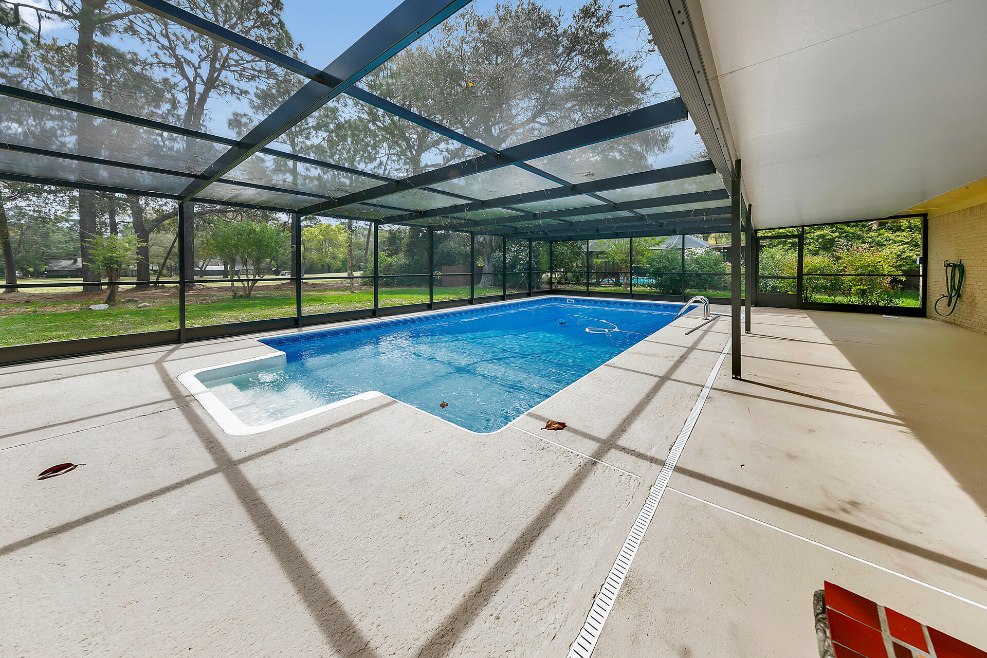 ROCKY BAYOU - Residential