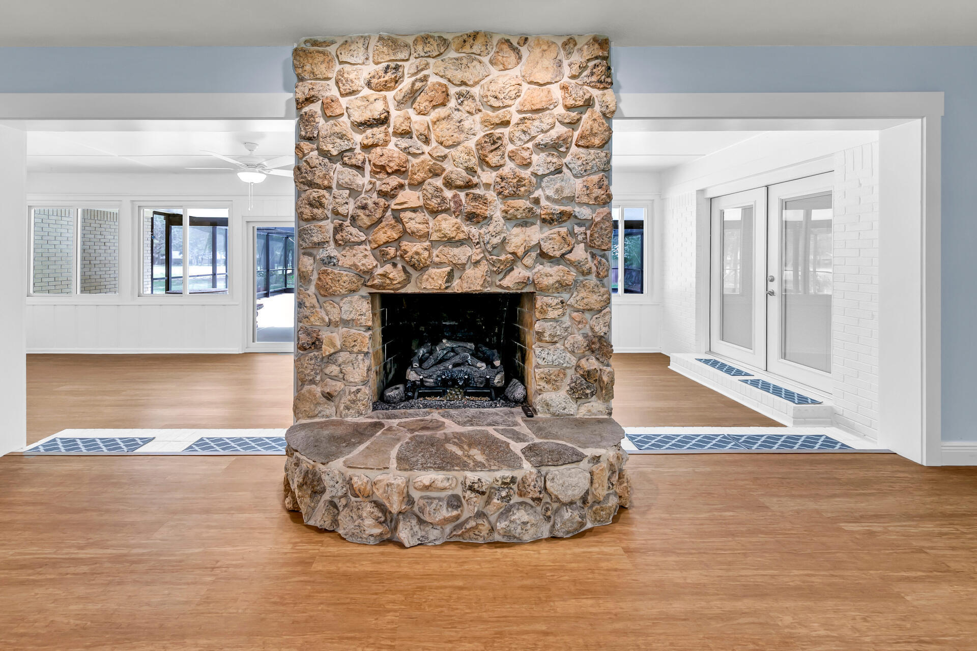 ROCKY BAYOU - Residential