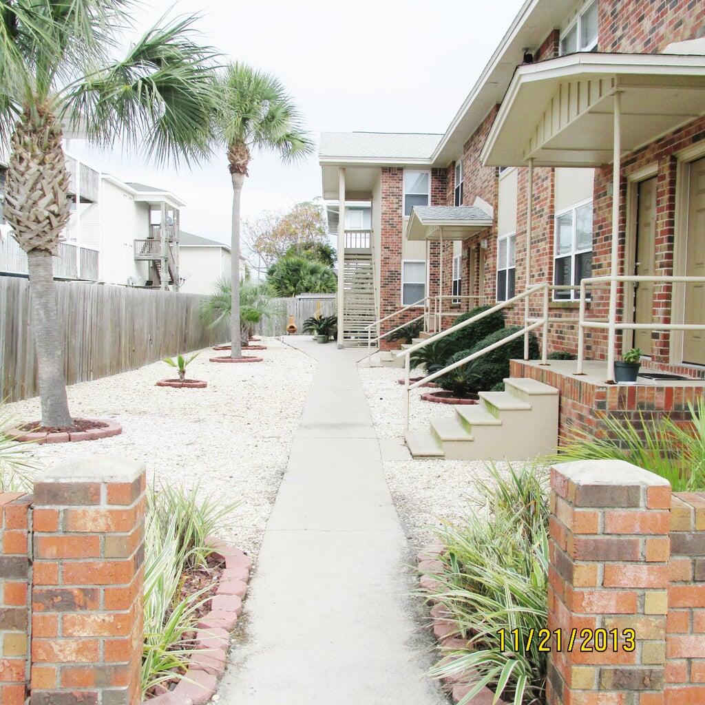 ISLAND MARK - Residential Lease