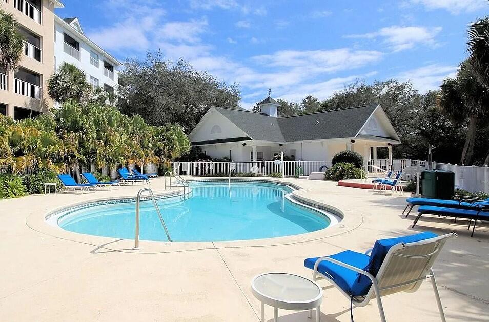 ***Move-In Special - $500.00 off the first month's rent if you sign the lease in November***

6-12 month lease option. Mostly furnished 1 bed, 1 bath third-floor condo with washer and dryer available at the Florida Club in Bluewater Bay, Niceville! This bright, open-layout unit features a modern kitchen with stainless steel appliances, a cozy living area, and a private patio. Enjoy community amenities like a pool, fitness center, and clubhouse. Conveniently located near beaches, shopping, and dining. Perfect for relaxed Florida living!