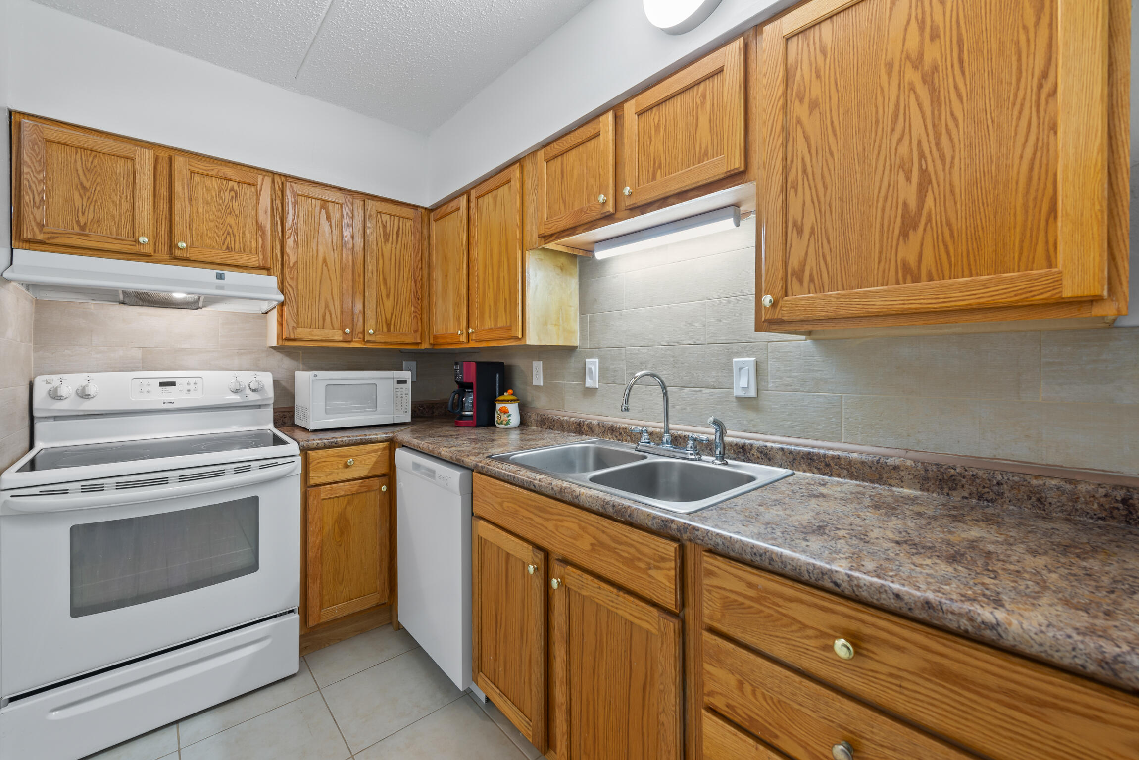 Enjoy waterfront living in this charming 1 bed/1 bath condo in the Cedars. This condominium complex comes with a long list of amenities including a perfectly shaded 8ft pool overlooking the Santa Rosa Sound, a community dock for fishing or sitting while you take in the breathtaking views, a kayak rack to store your kayak free of charge, a pool house for hosting parties and a fully stocked laundry facility. This first-floor is spacious unit with a nice sized master bedroom, balcony with extra storage and galley kitchen. The association takes care of the exterior insurance, maintenance and upkeep, pest control, and water/sewer and trash. Fully Funished