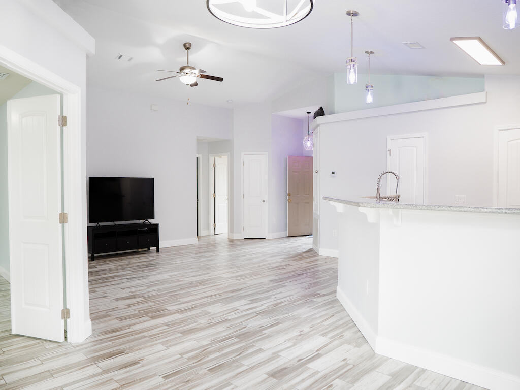 NAVARRE S/D 2ND ADDN - Residential Lease