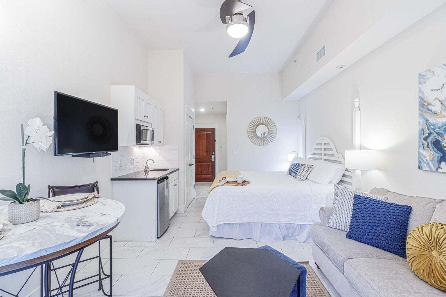 PILOT HOUSE - Residential