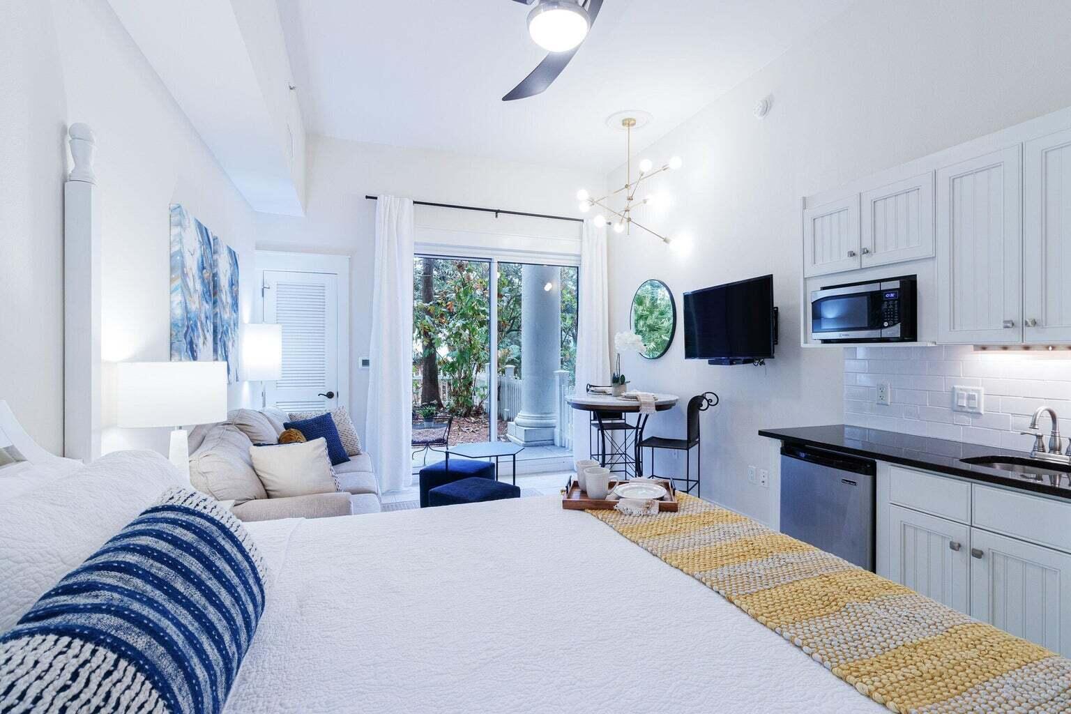 PILOT HOUSE - Residential