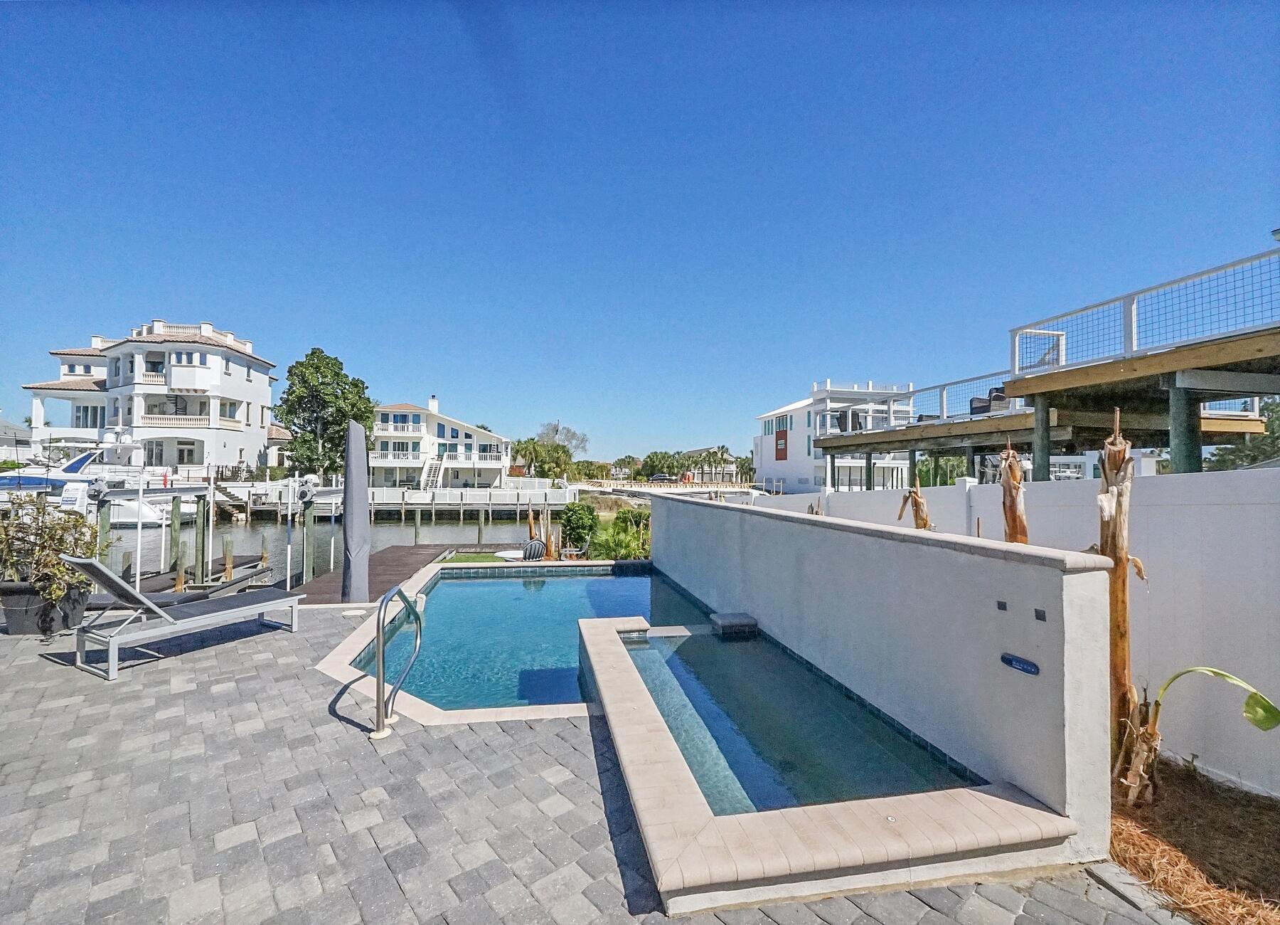 Holiday Isle - Residential