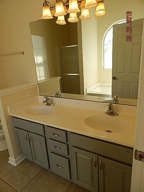 OLDE FLORIDA LAKES - Residential Lease