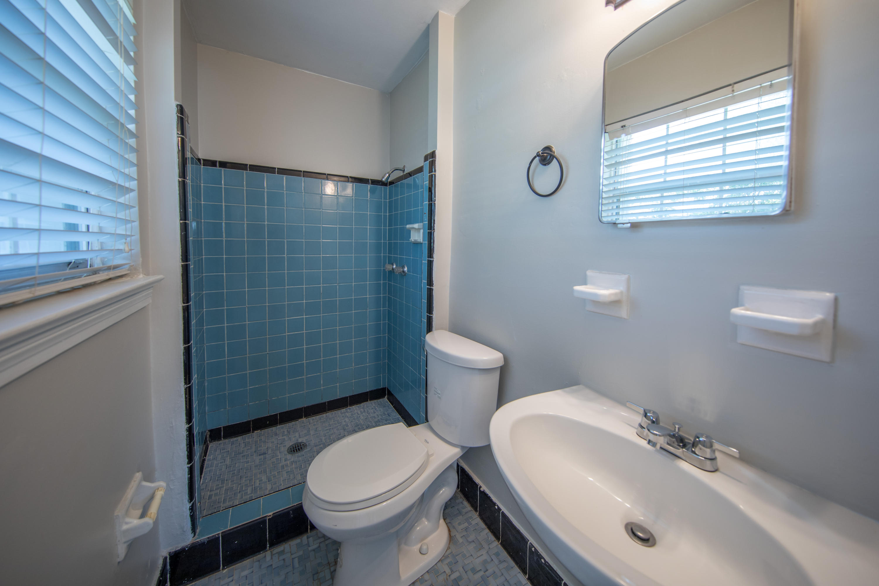 ELLIOTTS POINT 7TH ADDN - Residential