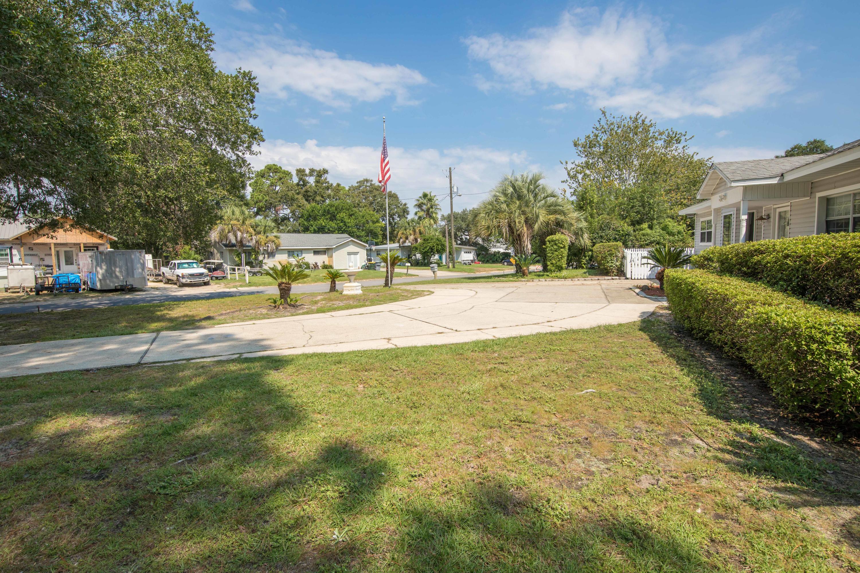 ELLIOTTS POINT 7TH ADDN - Residential