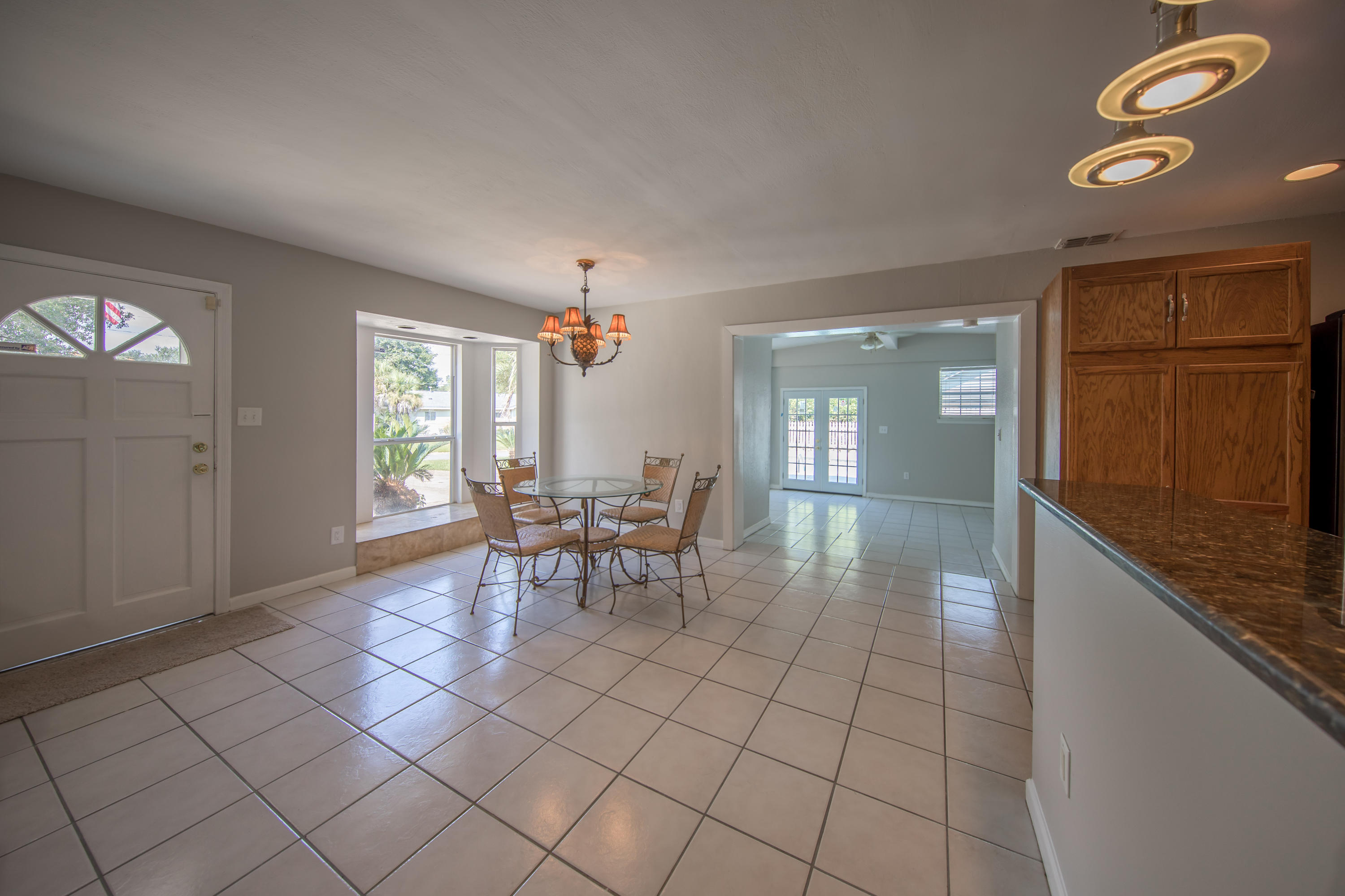 ELLIOTTS POINT 7TH ADDN - Residential