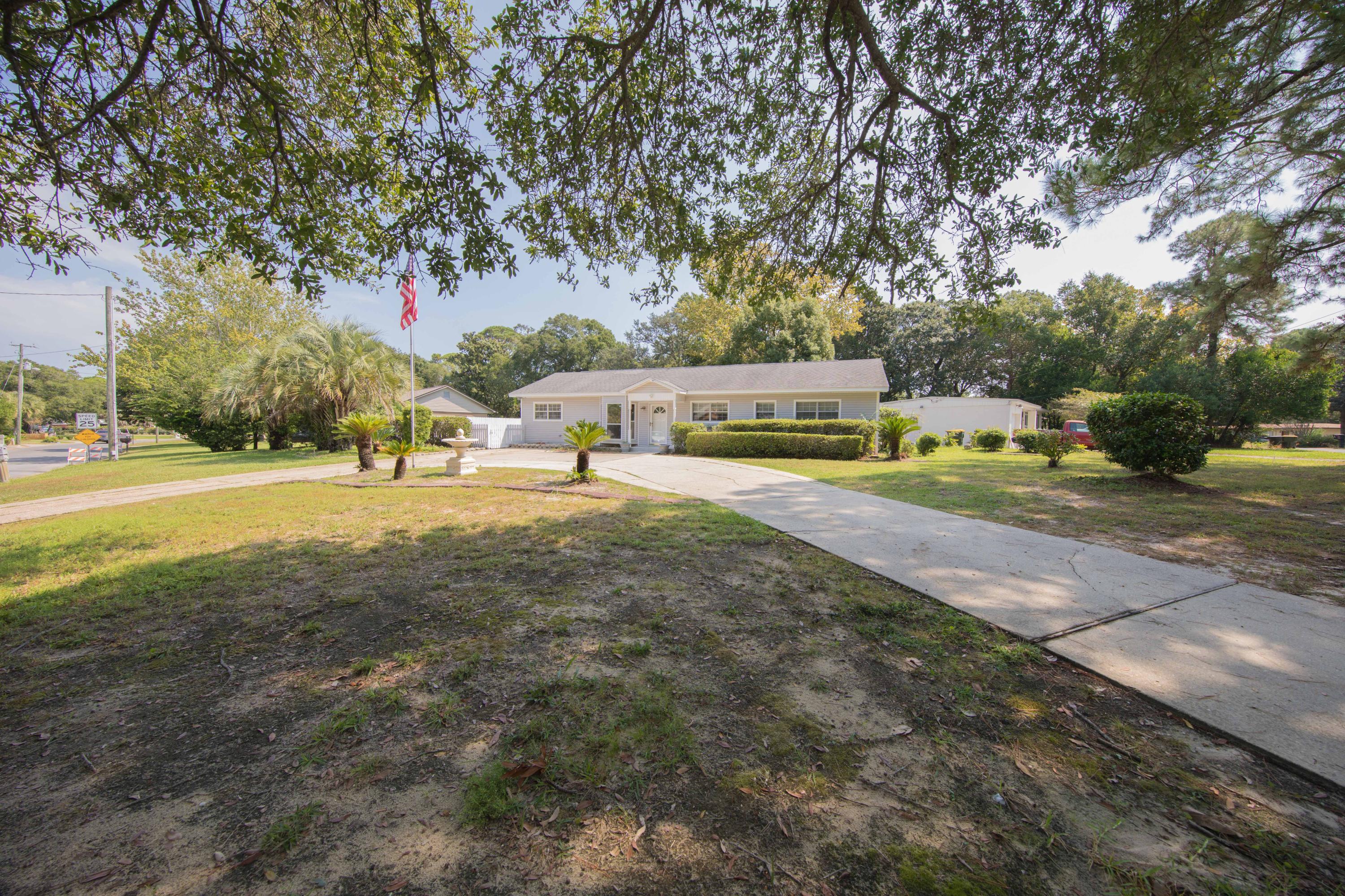 ELLIOTTS POINT 7TH ADDN - Residential