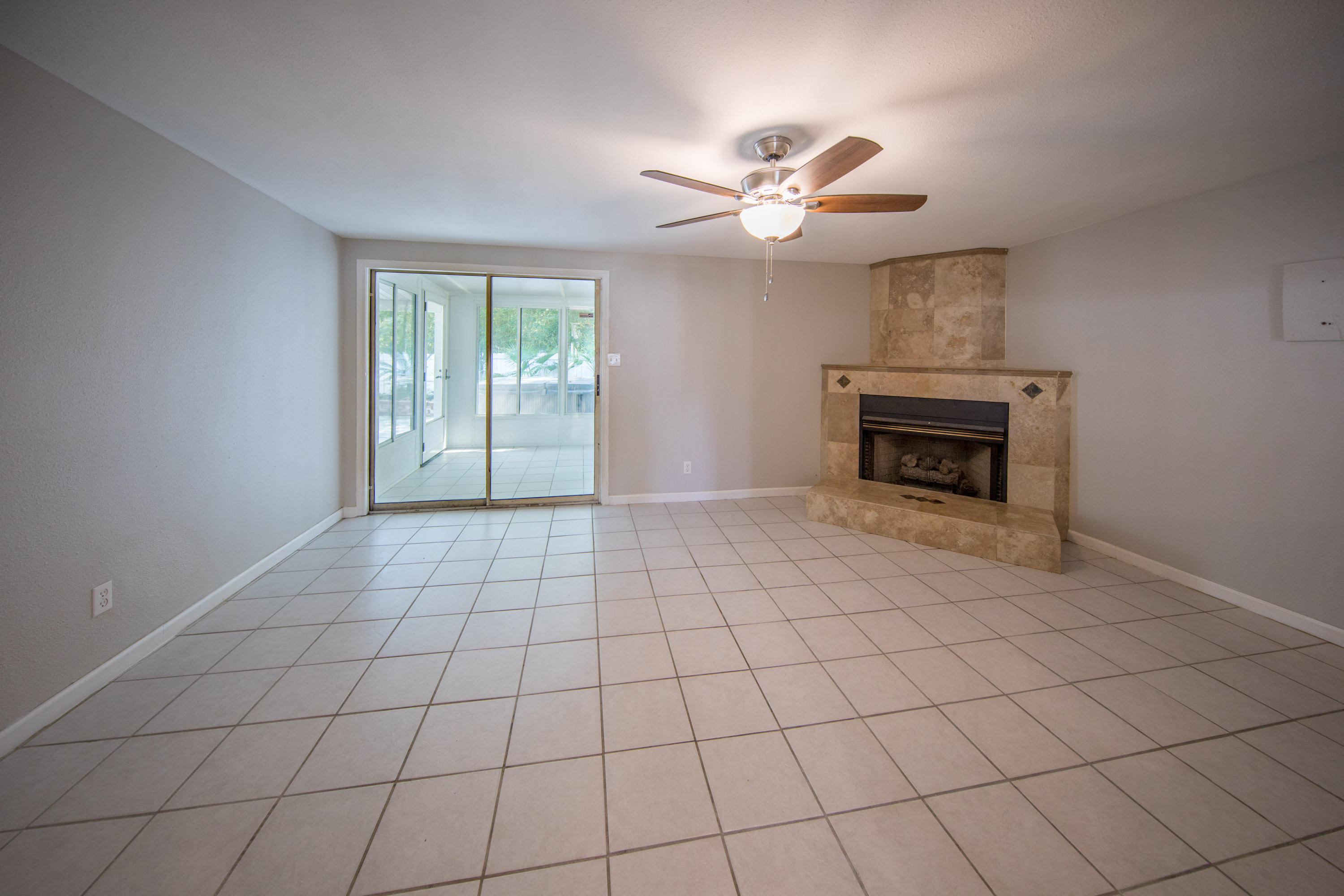 ELLIOTTS POINT 7TH ADDN - Residential