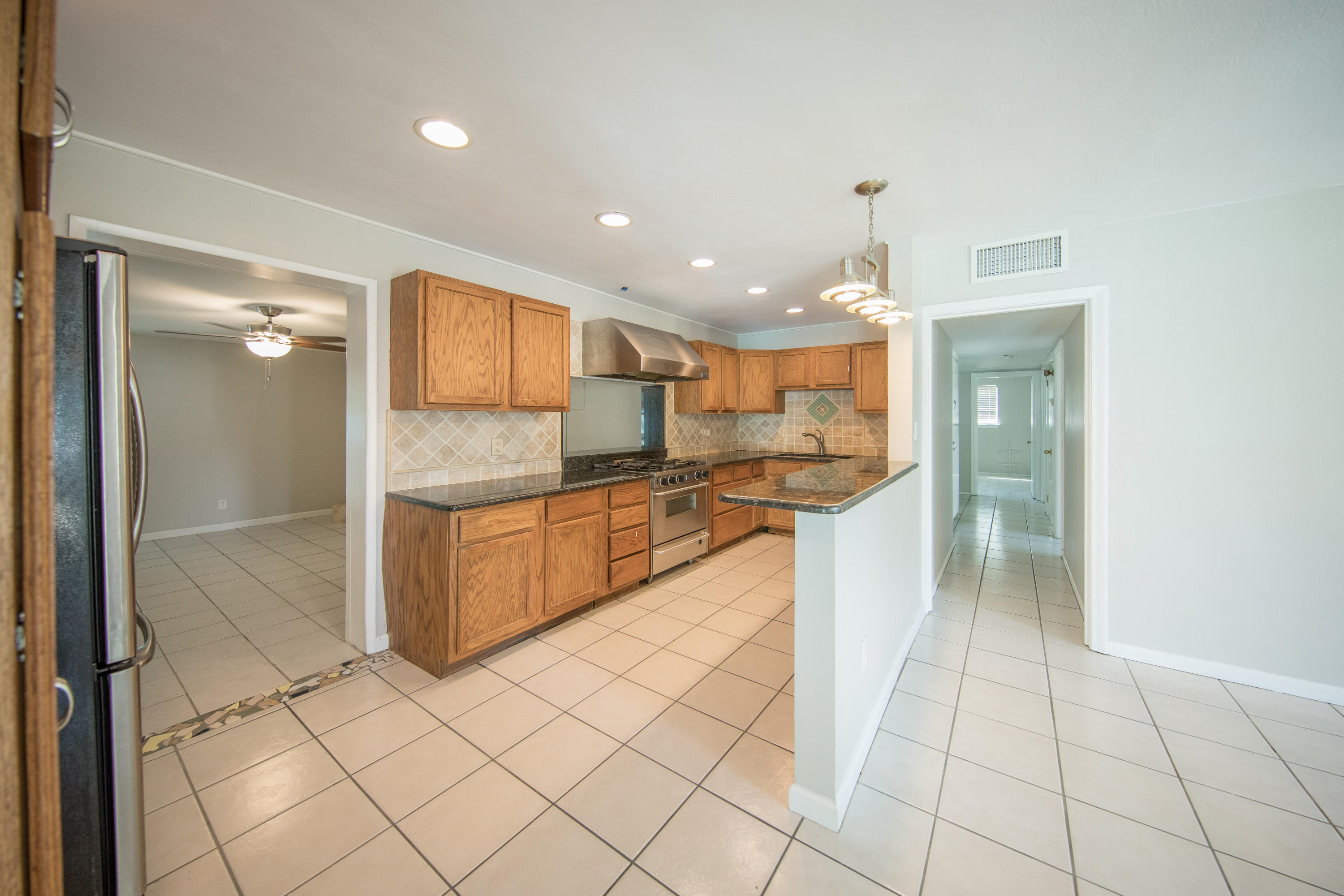 ELLIOTTS POINT 7TH ADDN - Residential