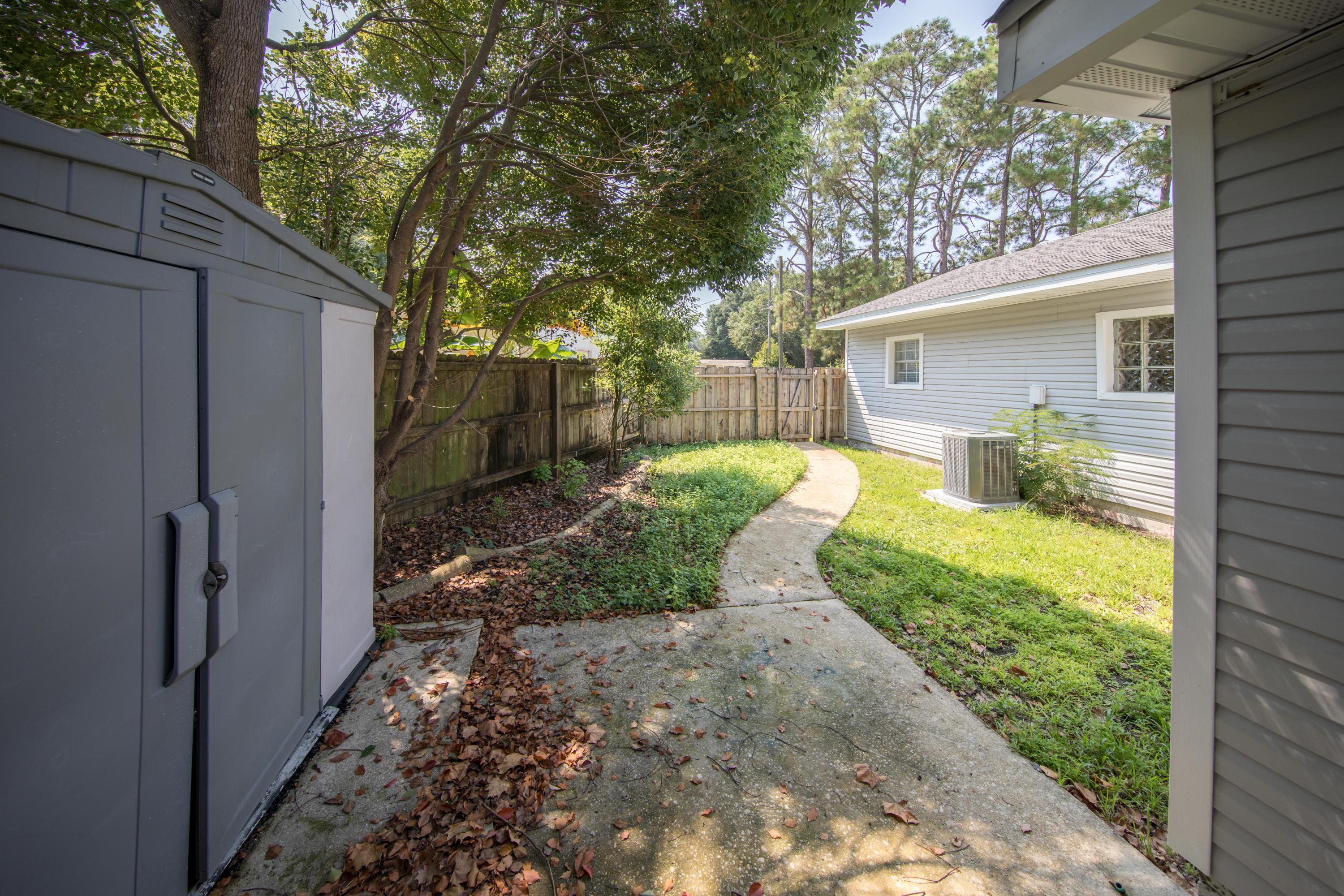 ELLIOTTS POINT 7TH ADDN - Residential