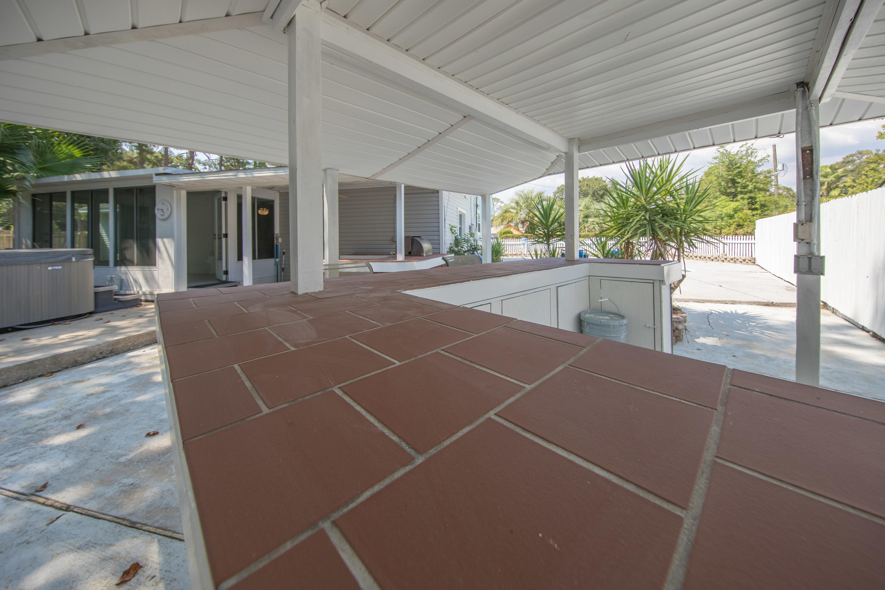 ELLIOTTS POINT 7TH ADDN - Residential