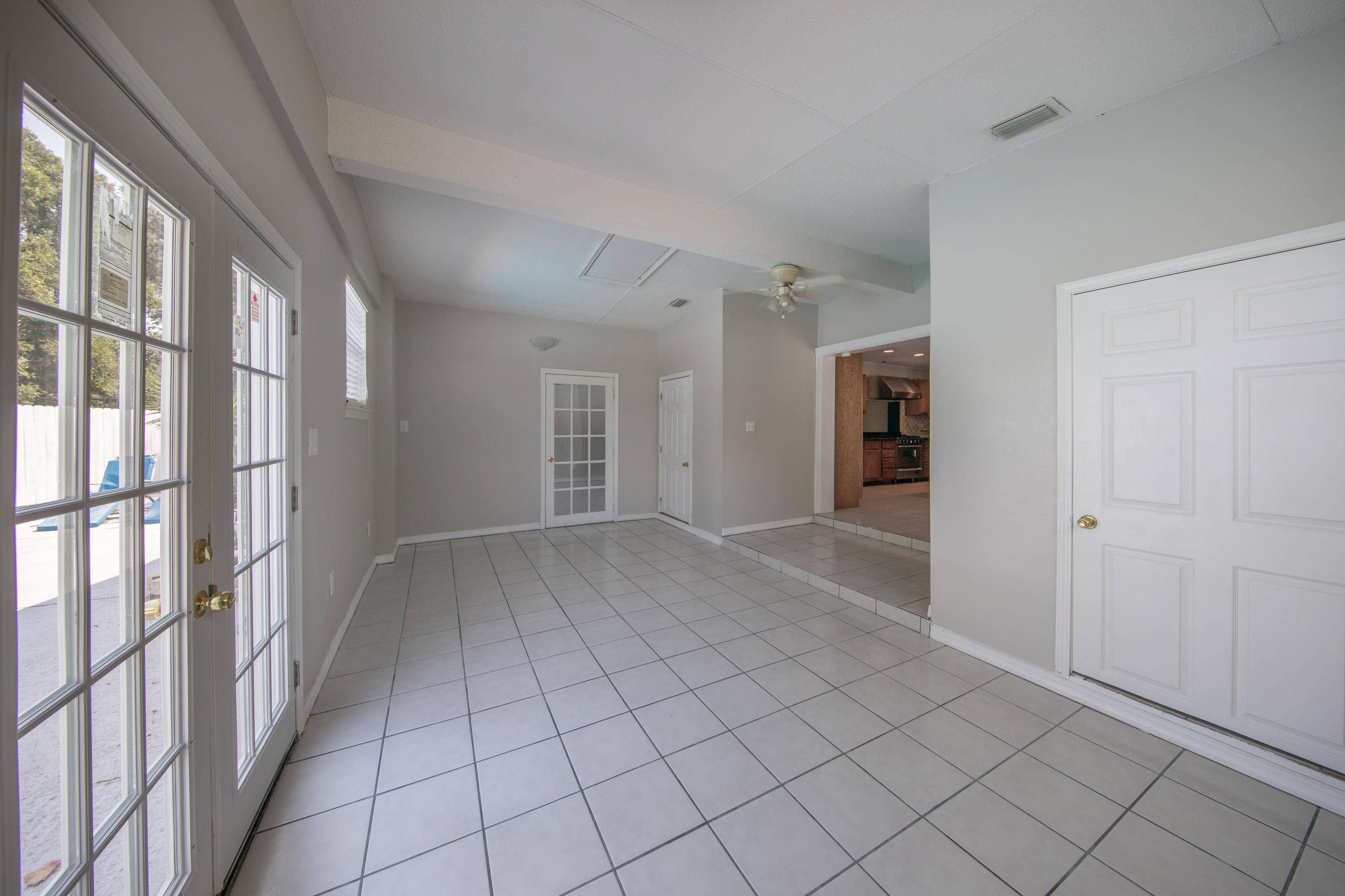 ELLIOTTS POINT 7TH ADDN - Residential