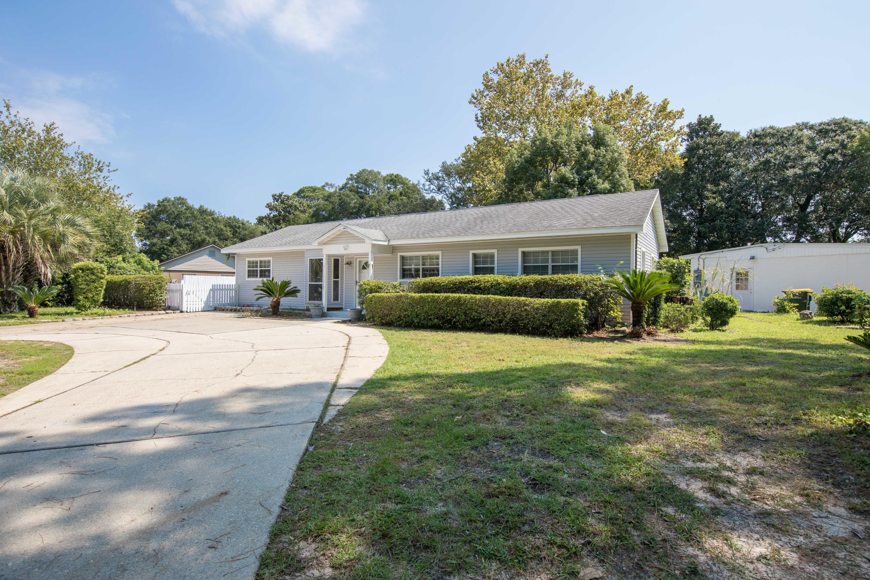 ELLIOTTS POINT 7TH ADDN - Residential