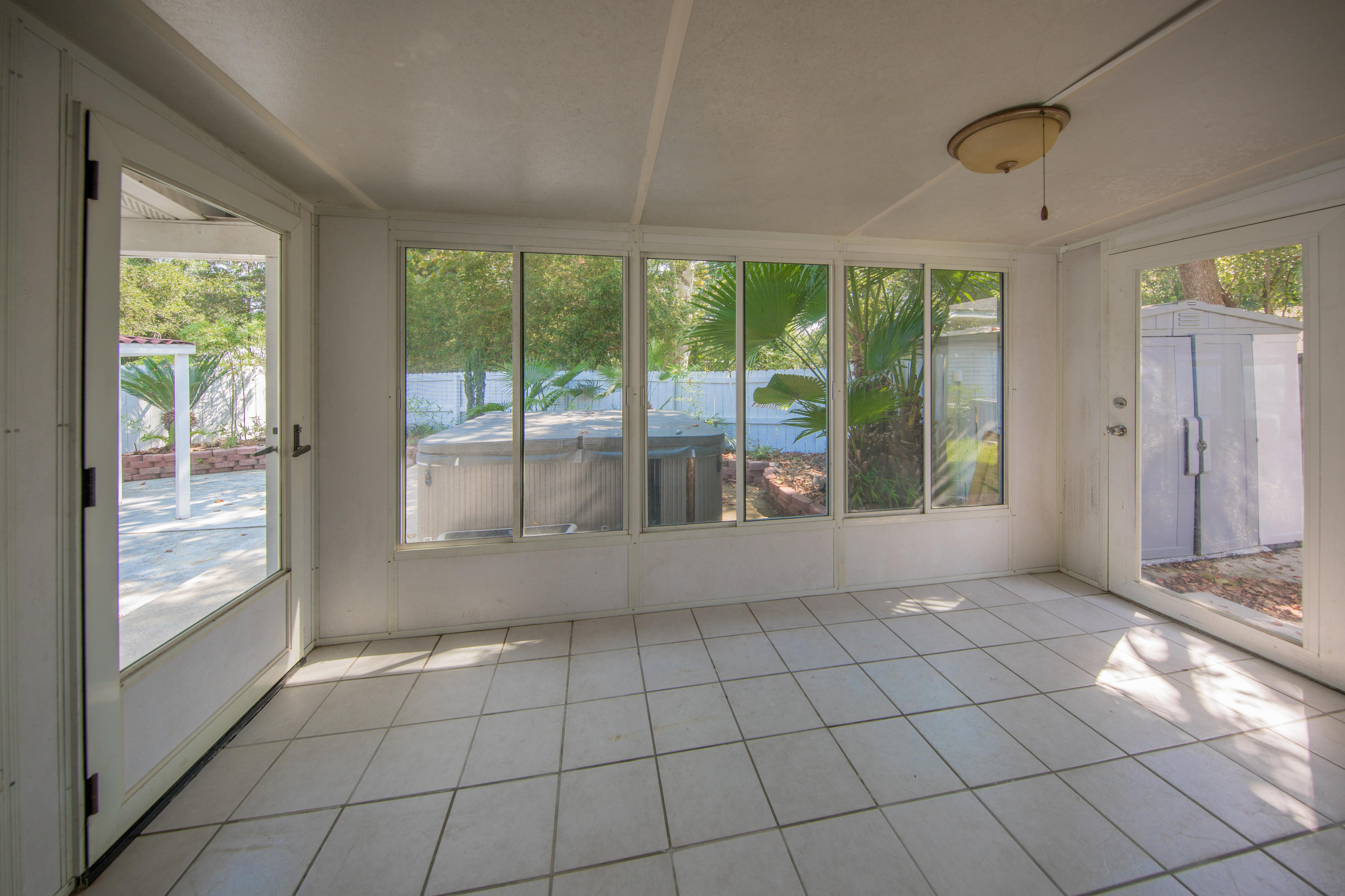 ELLIOTTS POINT 7TH ADDN - Residential