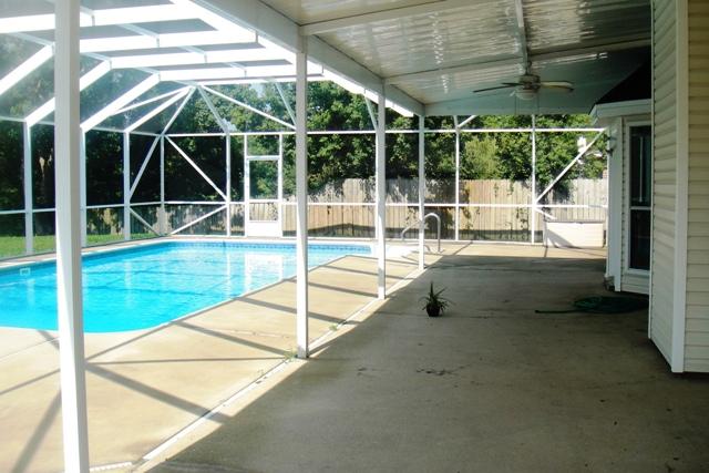 PARISH PINES - Residential Lease