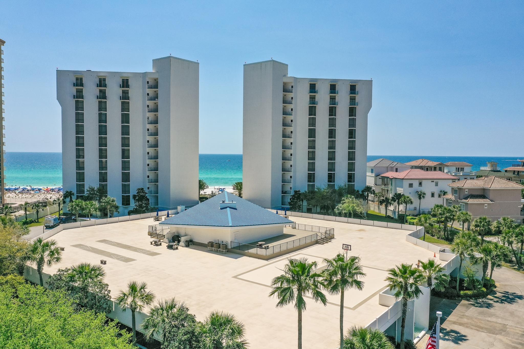 REGENCY TOWERS - Residential