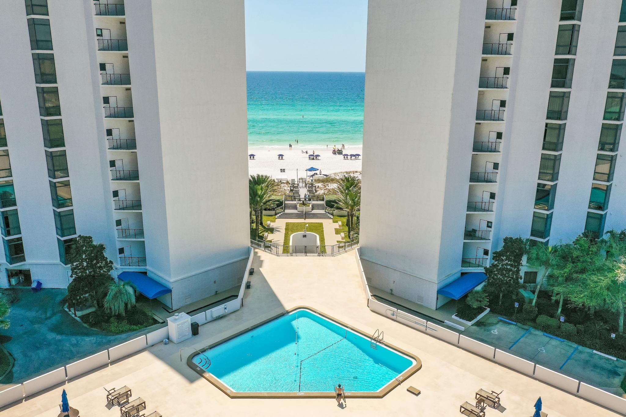 REGENCY TOWERS - Residential
