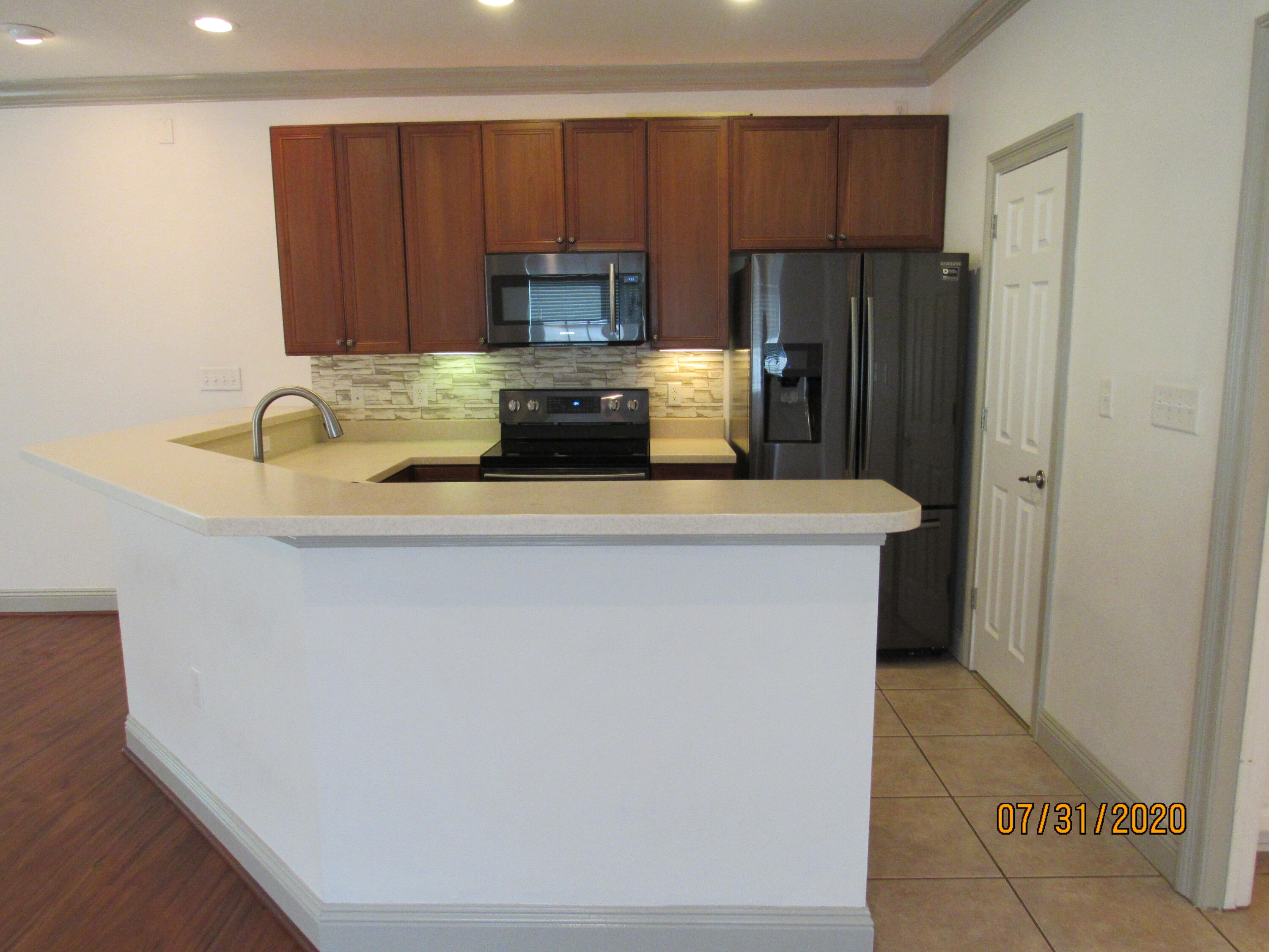 CROSS CREEK - Residential Lease