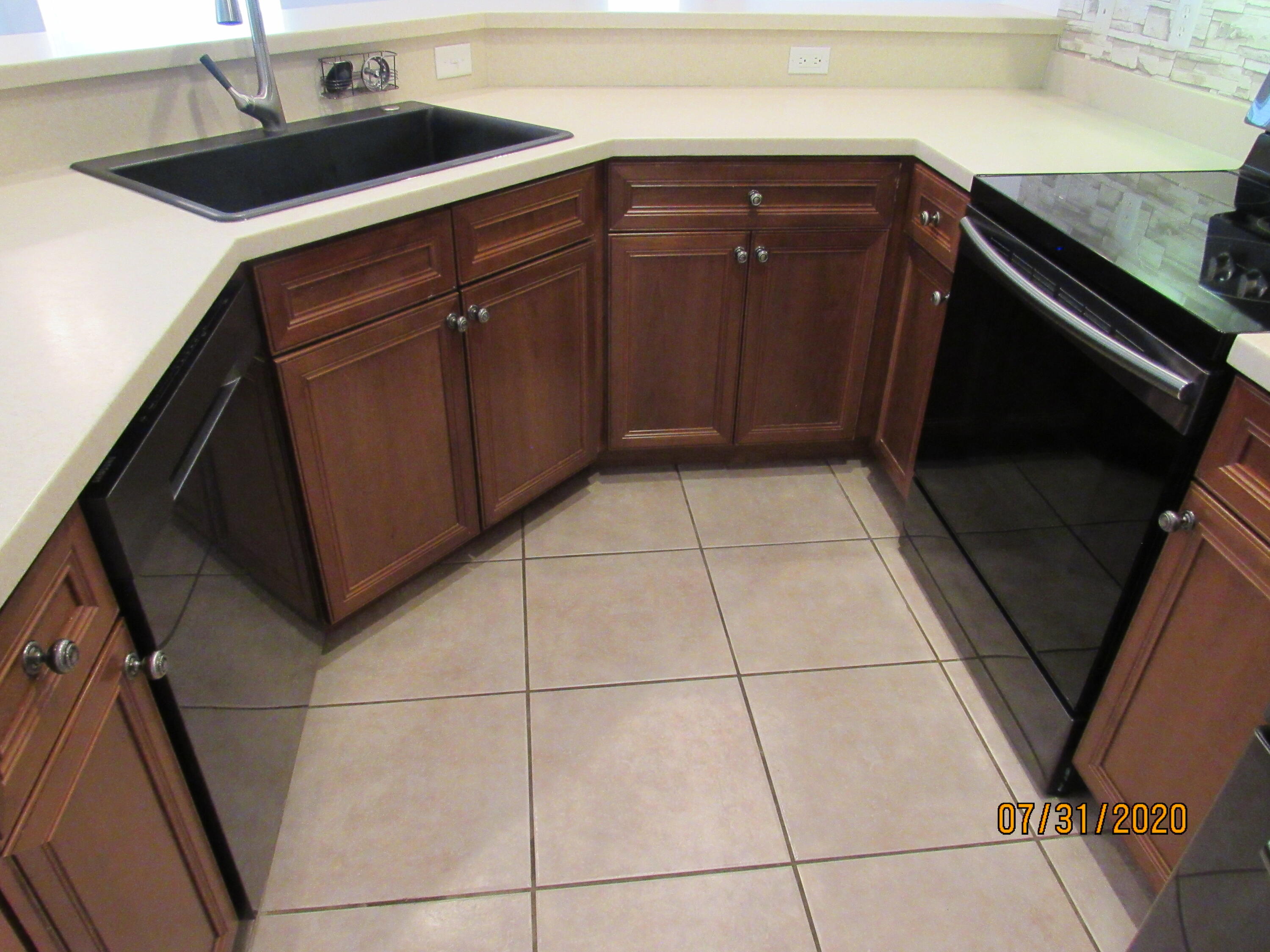 CROSS CREEK - Residential Lease