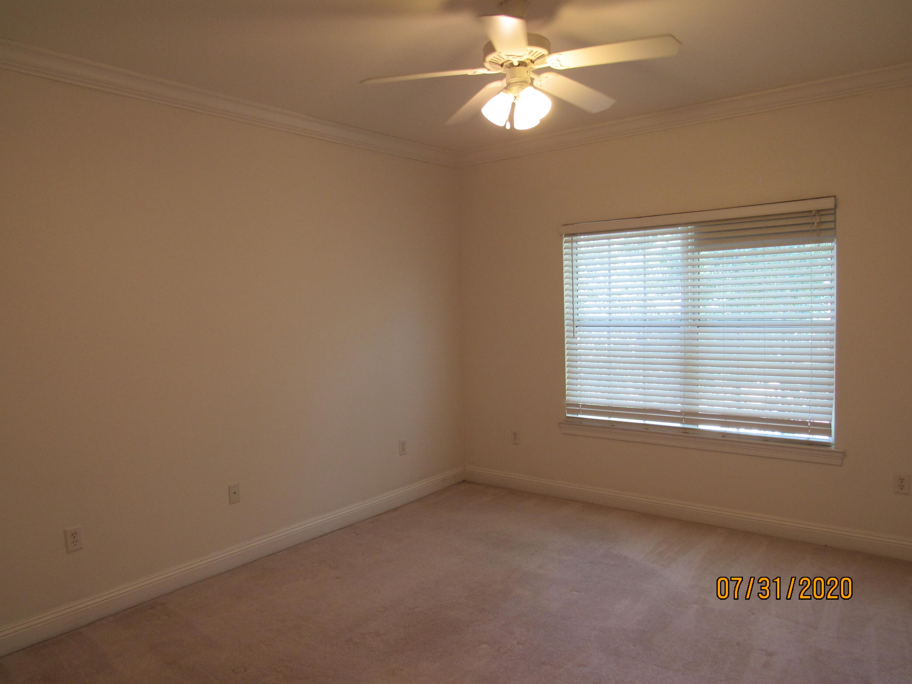 CROSS CREEK - Residential Lease