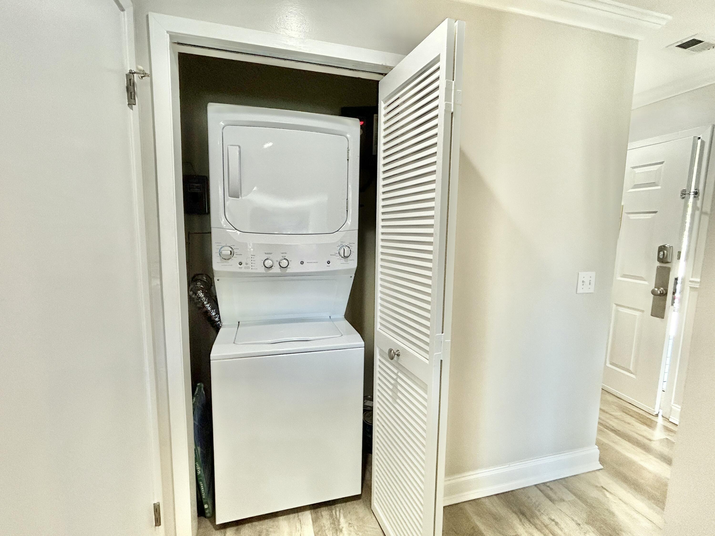 HARBOUR POINT CONDO - Residential