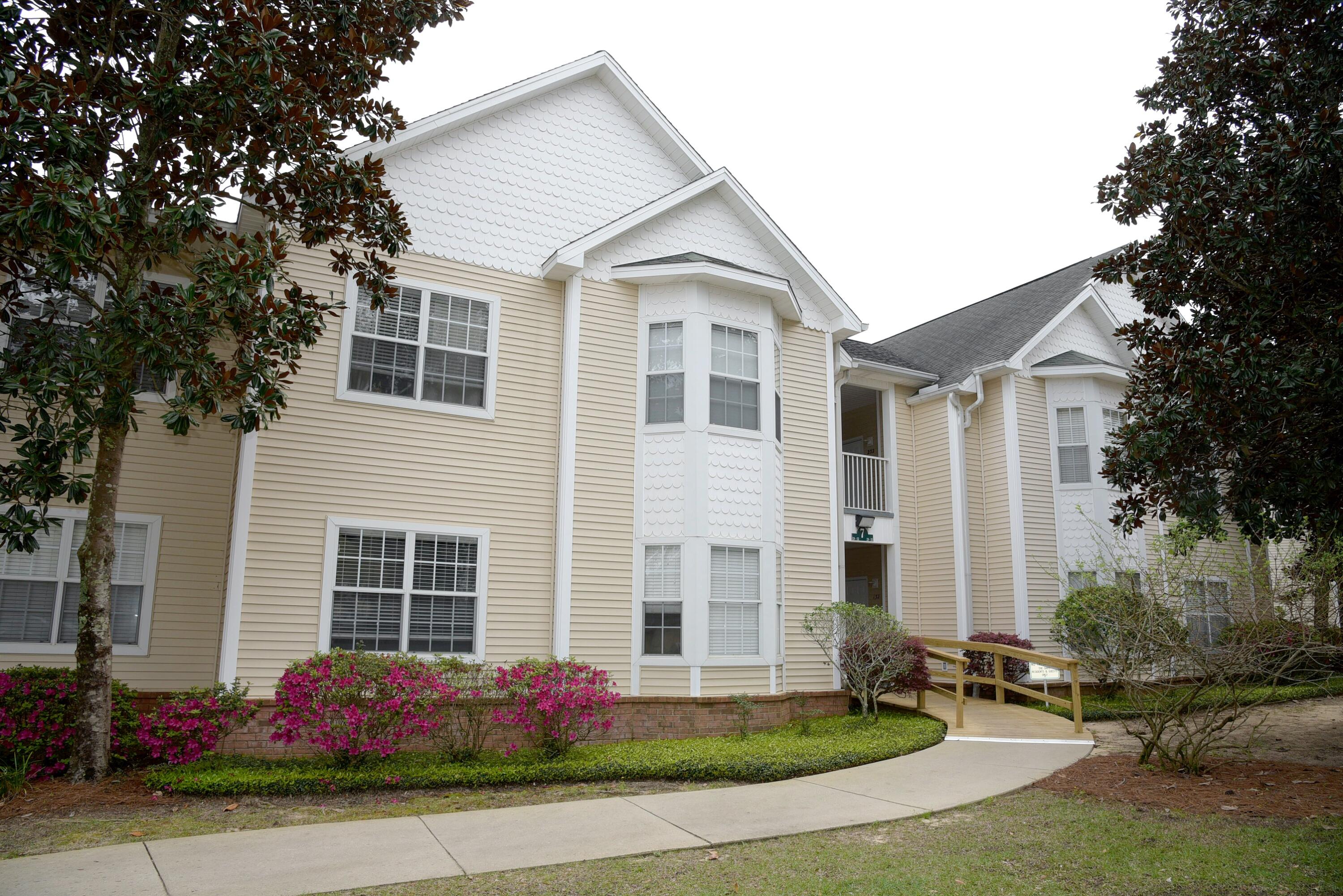 The Oaks of Niceville offers the great Florida lifestyle. Enjoy the sparkling pool, area gazebos and watching someone else manage the lawn! This upstairs 2/2 unit offers spacious living area, master suite, kitchen with stove/oven, dishwasher, built-in microwave, refrigerator (ice maker not warranted) and even a stacked washer & dryer. Owner pays for basic TV cable. Sorry NO pets & NO smoking. Any person 18 years old or older must submit separate applications. Tenants required to carry Renter's Liability Insurance while occupying the unit.