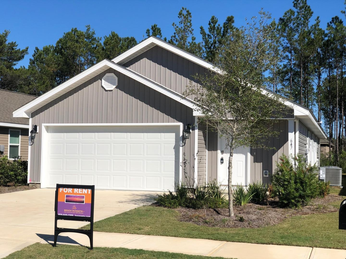 HAMMOCK BAY - Residential Lease