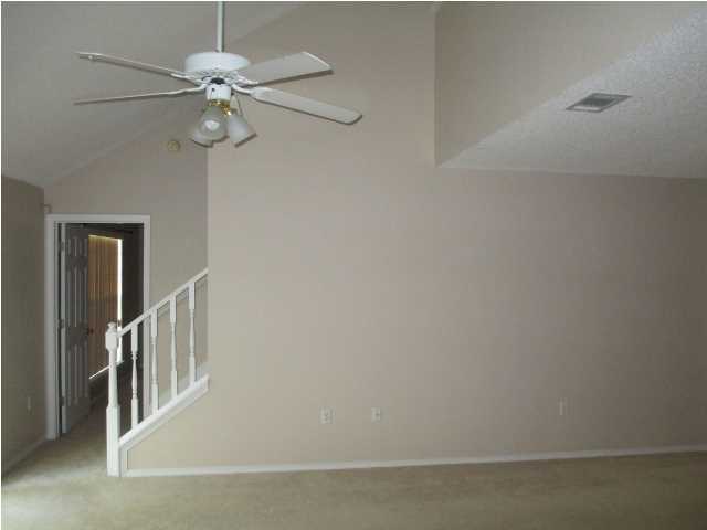 HUNTERS RUN S/D - Residential Lease