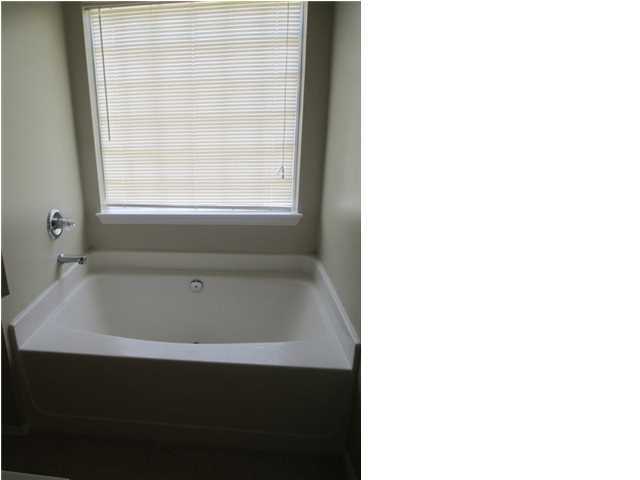 HUNTERS RUN S/D - Residential Lease