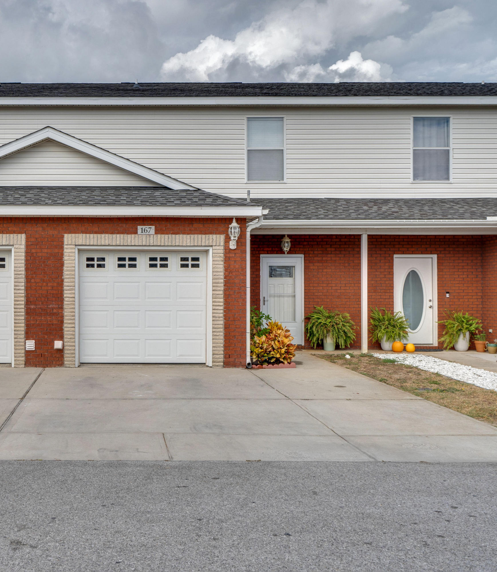 AVAILABLE NOW! Completely remodeled elegant town house in the heart of Destin. This immaculate home features 3 bedrooms / 2.5 baths and upscale features. Graced with hand scraped wood floors, granite counters throughout, stainless steel appliances, upgraded lights fixtures and elegant vanities, this one is a must have! Community offers a pool for those hot days and is close to beaches, shopping and dining. Don't miss out on this one time opportunity! Sorry, no indoor smoking. Small pets may be allowed with a $400 non-refundable pet fee.