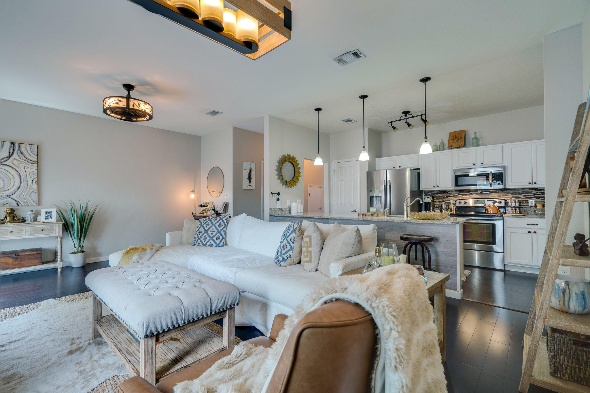 QUAIL LAKE Townhomes - Residential Lease