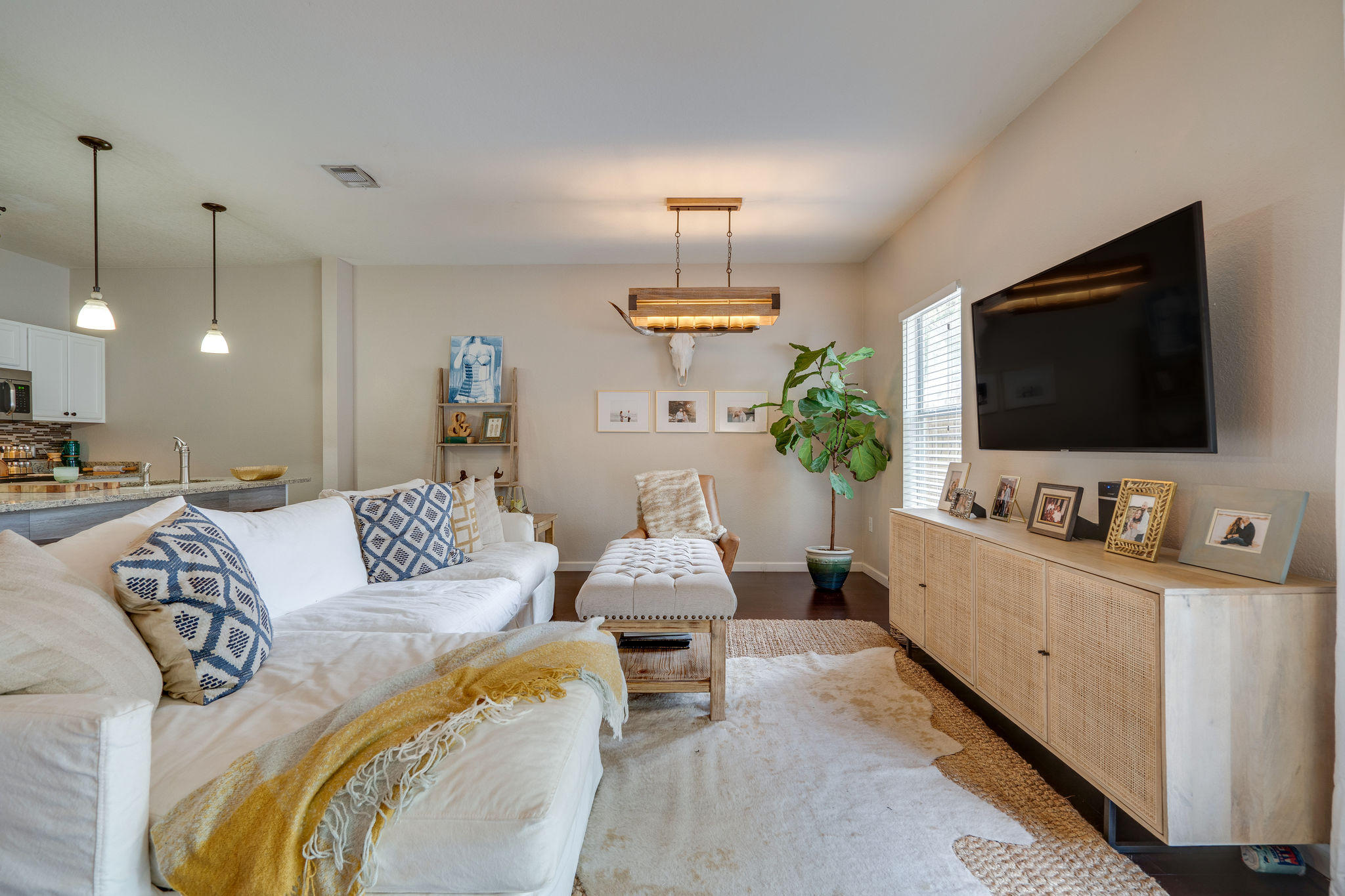 QUAIL LAKE Townhomes - Residential Lease