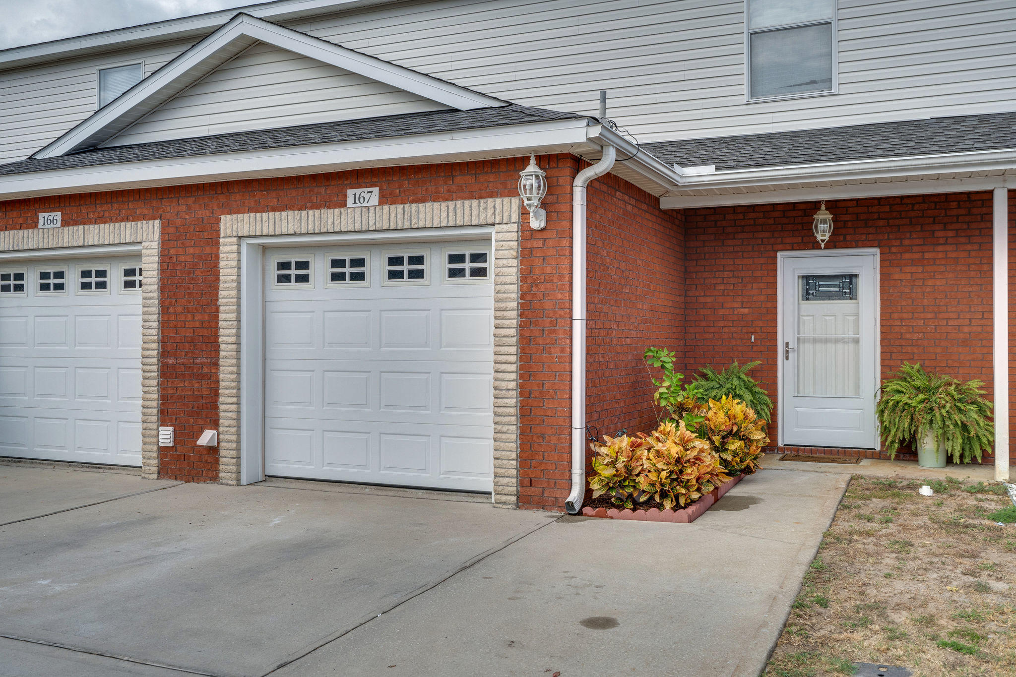 QUAIL LAKE Townhomes - Residential Lease