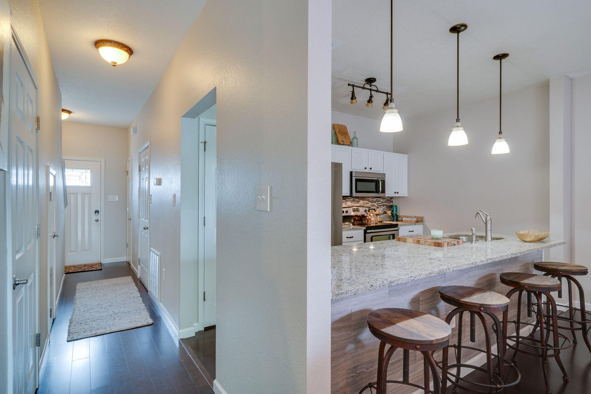 QUAIL LAKE Townhomes - Residential Lease