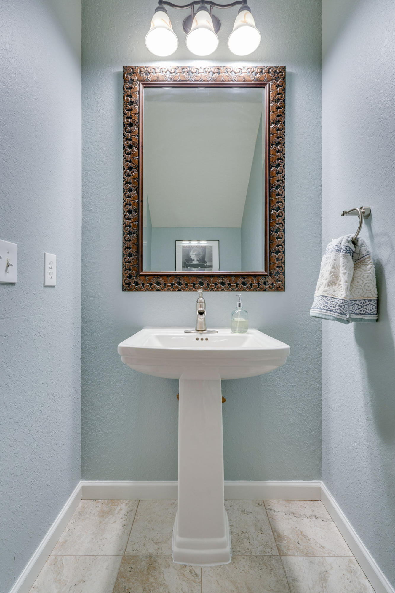 QUAIL LAKE Townhomes - Residential Lease