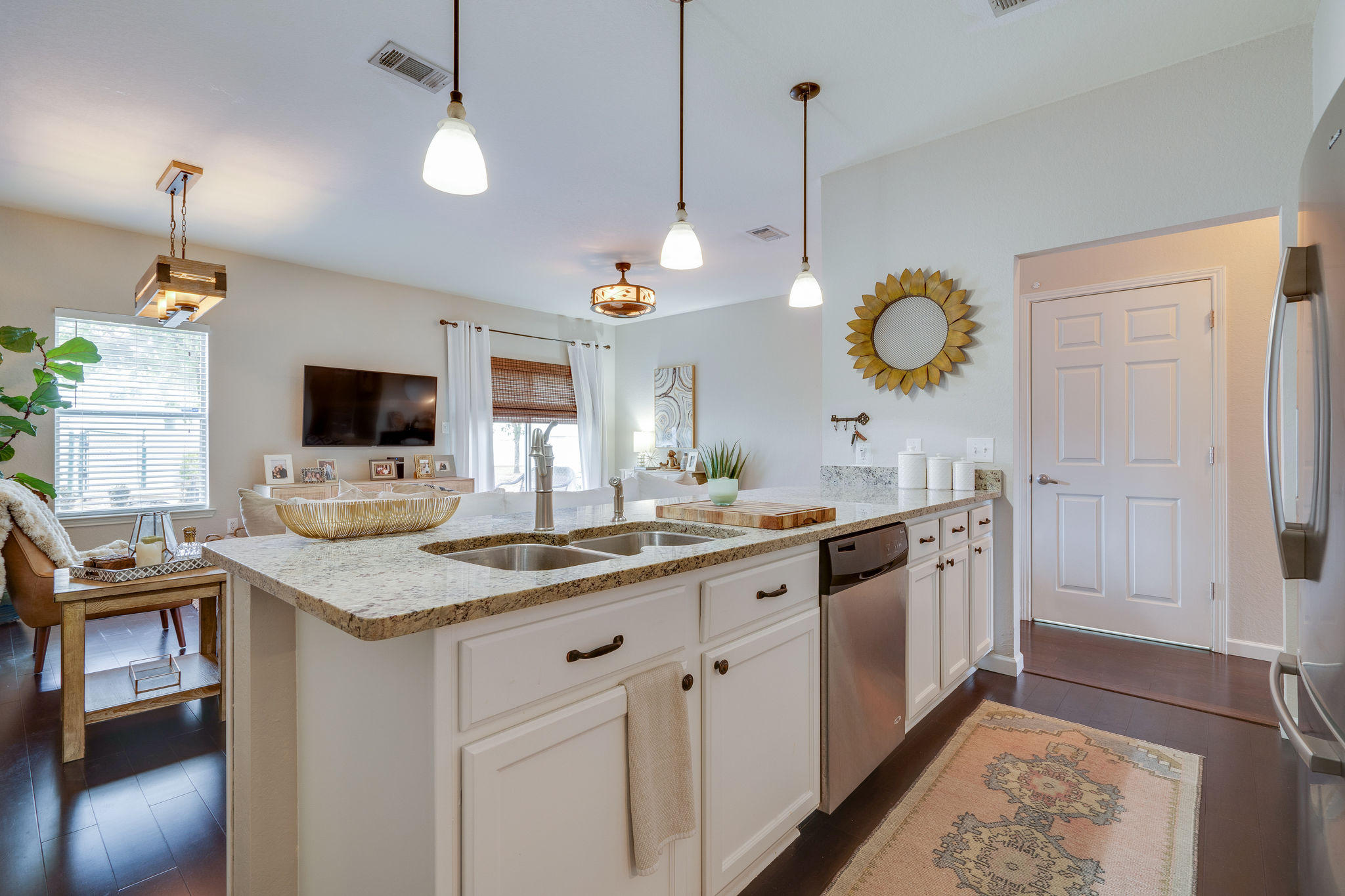 QUAIL LAKE Townhomes - Residential Lease